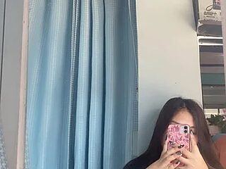 Mysterious_Seraphina live webcam thumbnail
