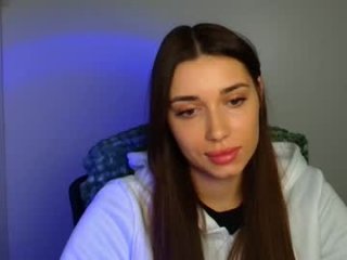 mysticamelia live webcam thumbnail