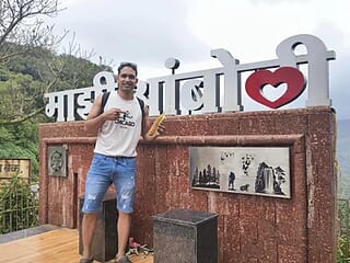 NAVINUKhot_boy live webcam thumbnail