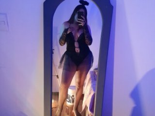 Naaoomii1 live webcam thumbnail