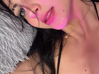 Naaria_ live webcam thumbnail