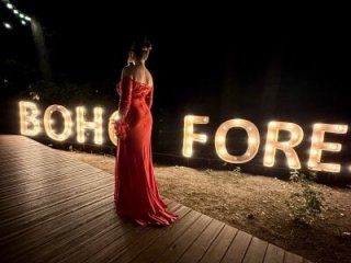 NadiraNoor live webcam thumbnail