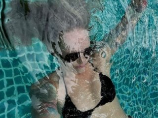 NakedFlowerHelena live webcam thumbnail