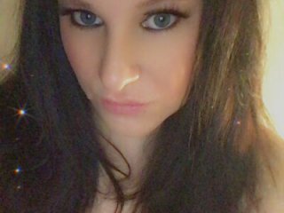NaomiPackh92906 live webcam thumbnail