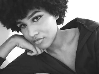 NaomiSaenz_ live webcam thumbnail