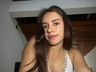 NaomiStar1 live webcam thumbnail