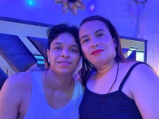 Natasha_and_zoe_ live webcam thumbnail