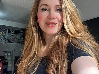 Nathaly_stepmom4 live webcam thumbnail
