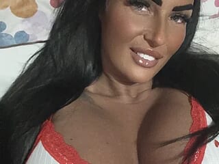Naughty-TiaRose93 live webcam thumbnail
