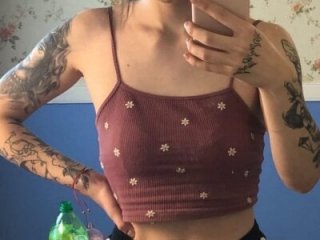 NaughtyLoryy live webcam thumbnail