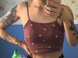 Naughty_Cherry live webcam thumbnail
