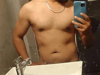 Naughtyhotty265254 live webcam thumbnail