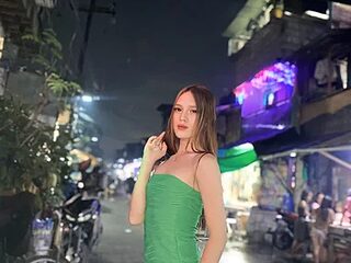 Naughtyxhuntress live webcam thumbnail