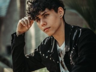Naytoon__lex live webcam thumbnail