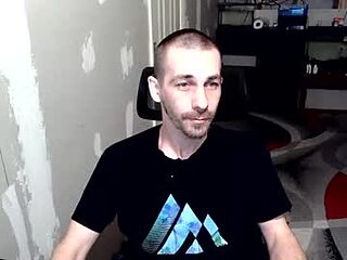 nakedtoken live webcam thumbnail