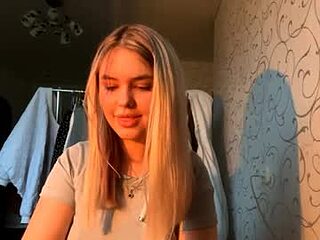 nancigoldy live webcam thumbnail