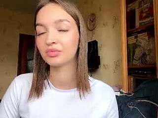 naomiortea live webcam thumbnail