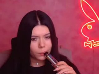 naomivibes live webcam thumbnail