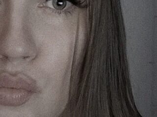 nataliaLoise live webcam thumbnail
