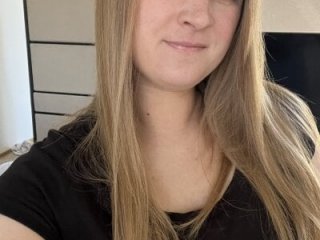 nataliesquirts4216 live webcam thumbnail