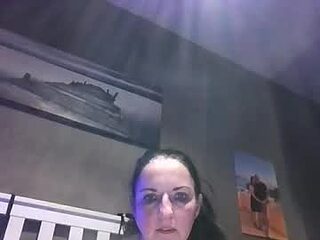 naughty26636091 live webcam thumbnail