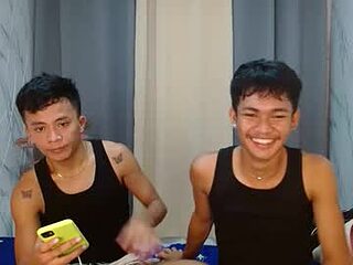 naughty_cy live webcam thumbnail