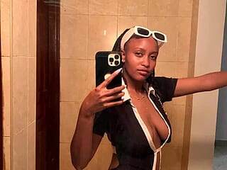 naughty_riri23 live webcam thumbnail