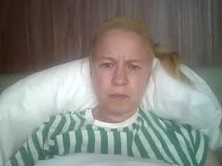 naughtyjennyblondeuk live webcam thumbnail