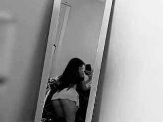 naughtysaraaa live webcam thumbnail