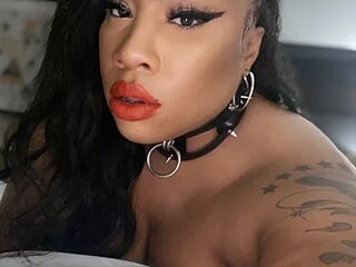 NeliaVoss live webcam thumbnail