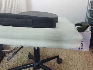 need_some_lovins live webcam thumbnail