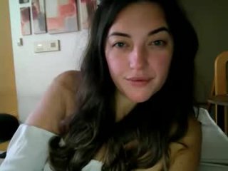 nerdiebaby live webcam thumbnail