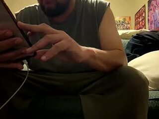 nervousbreak32 live webcam thumbnail