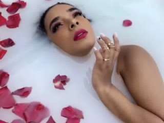 Nia_burning live webcam thumbnail