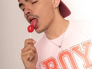 NicoKinggs_ live webcam thumbnail