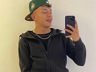 NicoKnight live webcam thumbnail