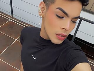 Nicolass_23 live webcam thumbnail
