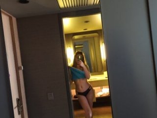 NicoleCut live webcam thumbnail