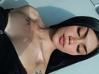 Nicolle_Quiintero live webcam thumbnail