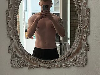 Nik_Re27 live webcam thumbnail