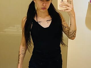 NikitaDarks live webcam thumbnail