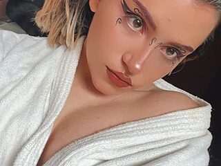 NikkiNix live webcam thumbnail
