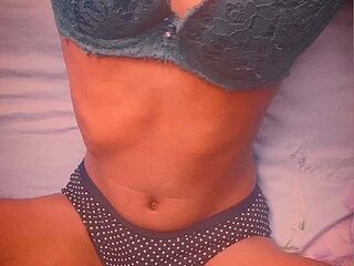 Nila_femboy live webcam thumbnail
