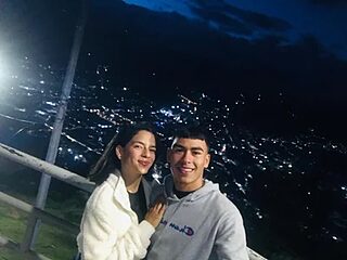 Nina_and_coby_ live webcam thumbnail