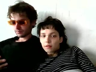 nicecouple9399 live webcam thumbnail