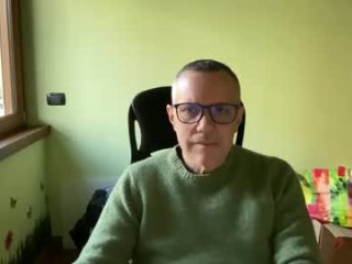 niceshy_71 live webcam thumbnail