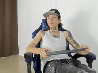 nick_tattooedguy live webcam thumbnail