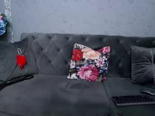 nicoledom live webcam thumbnail