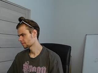 niko_logan live webcam thumbnail