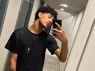 NoahBull19 live webcam thumbnail